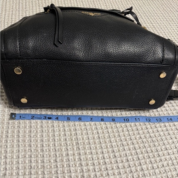 Michael Korks Carine Medium Pebbled
Leather Satchel - Picture 15 of 16